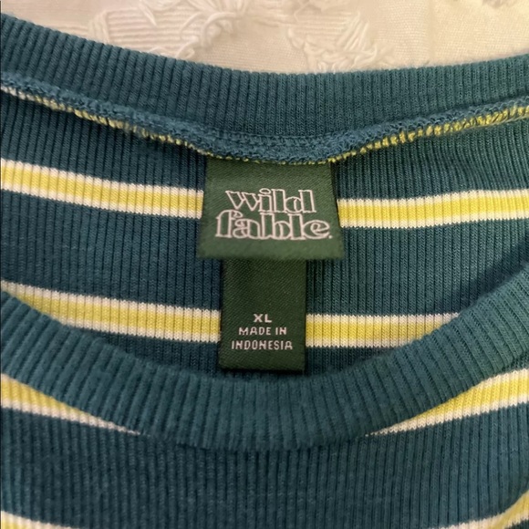 Cute crop t-shirt - Picture 2 of 2